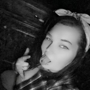 Meet your Posher, Danielle